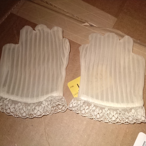 Vintage Cabbage Patch Gloves - Picture 3 of 4